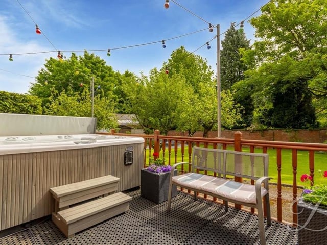 This Hot Spring Grandee hot tub can be bought if you want it.