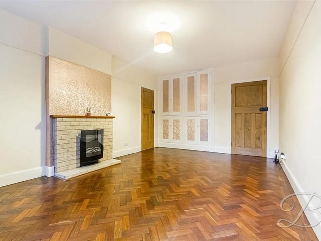 Welcome to this beautiful three-bedroom 1920's end terrace property. Positioned in the popular and convenient area of Bilsthorpe, with access to nearby shops, transport links and local amenities. Comprising a well-presented and characteristic interior. This property has been kept to a fantastic standard, with a recent renovation such as new electrics, roof, and windows, whilst also keeping its original features such as the flooring and picture rails. Lets take a look inside.