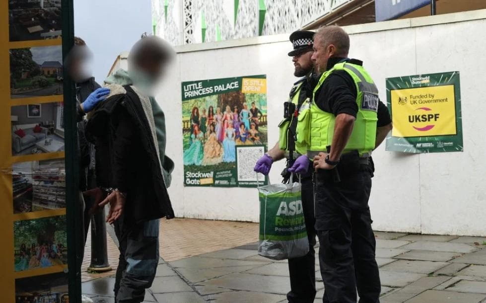 Wanted suspects caught by plain-clothed officers during Mansfield ...