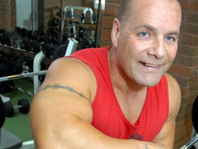 Power Lifter Phil Beniston raised funds for Cancer Research as part of his training for the Championships at The University of Bath in November, 2010.