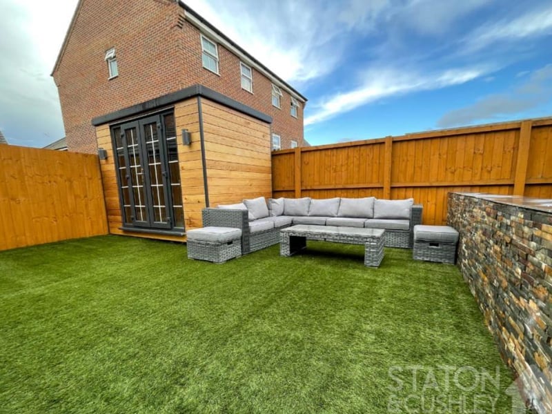 We conclude out photo gallery with an ideal spot, in the back garden, to entertain family and friends in the summer sunshine.