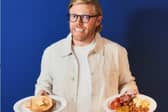 Holiday Inn Express launches the “The Great Wake Up Debate,” led by comedian Rob Beckett, weighing in on everything from serial snoozing and shower schedules to the bedtime rituals people swear by.