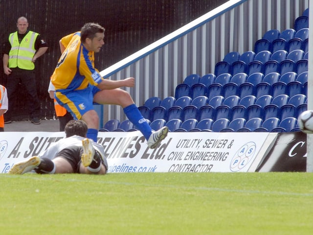 Rob Duffy scores.