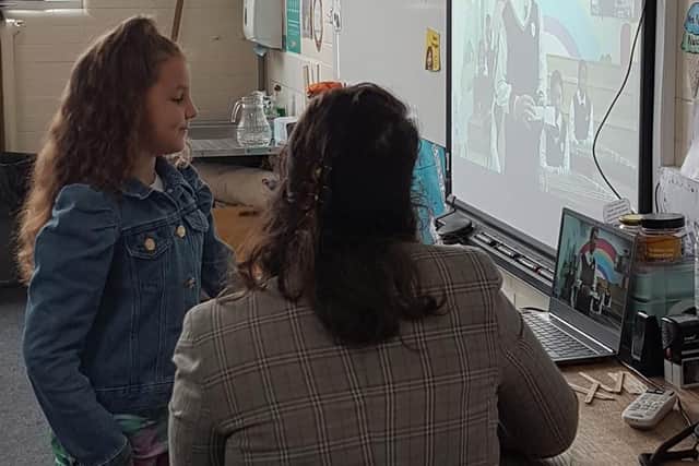 Pupils from Birklands Primary School in Warsop enjoyed a virtual tour of Cixi Qiaotou Primary School and engaged in a question and answer session with teachers and pupils