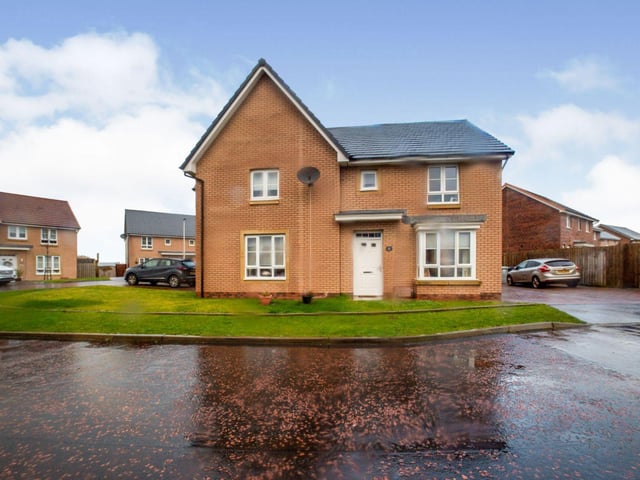 3 bedroom semi-detached house in Stonehouse.
Average house price in South Lanarkshire - £139,820.
