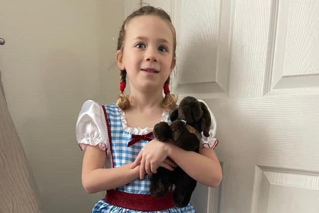 Raegan aged 6 from Skegby as Dorothy