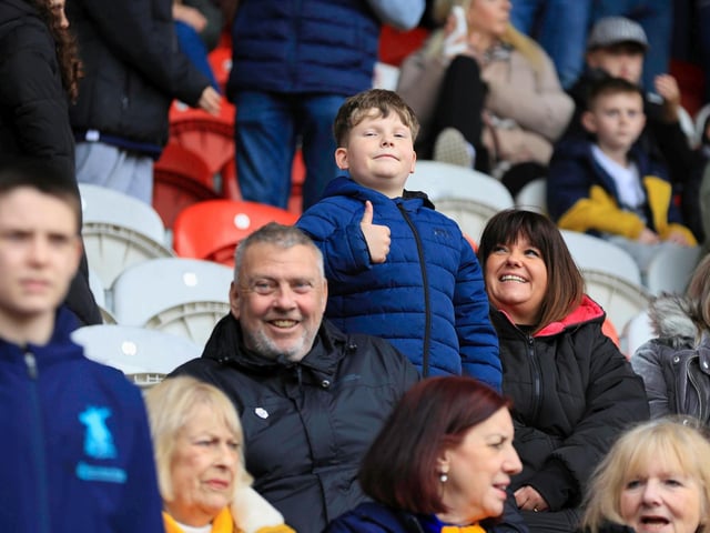 Mansfield Town kept up their good run of form with victory at Doncaster.