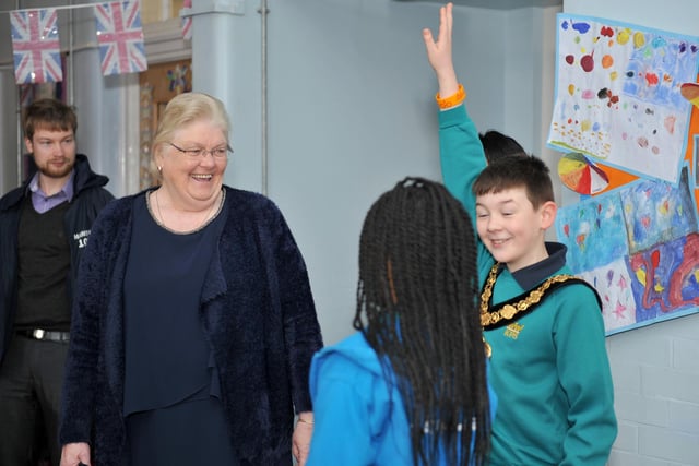 The offical opening of Kingsway Primary School new build, chairman of Nottingham County Council. Coun Yvonne Woodhead is given a tour of the school by members of the school council.