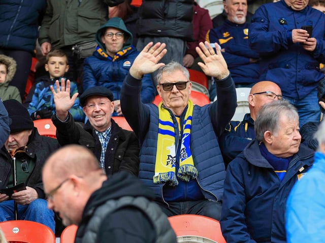Mansfield Town kept up their good run of form with victory at Doncaster.