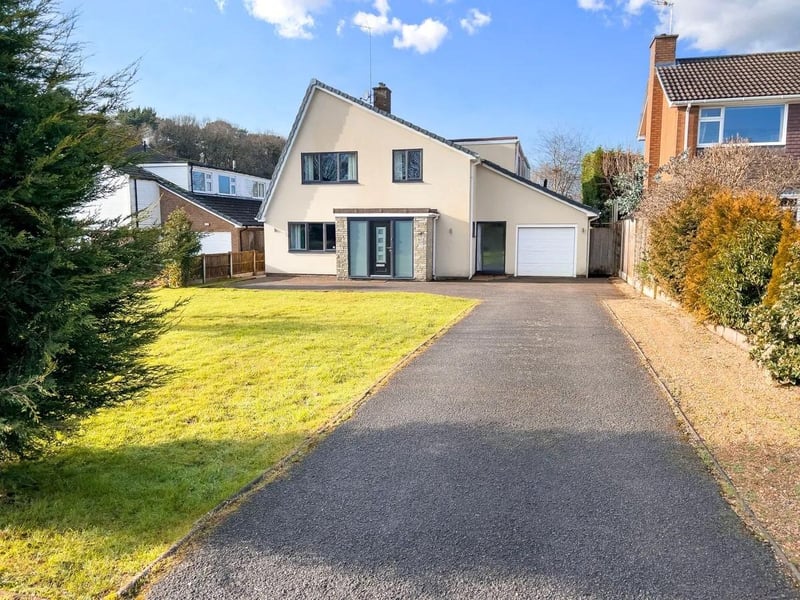 Rarely available to rent, this impressive four-bedroom detached home occupies a highly sought-after position with open rear views across Berry Hill Park. Designed with modern family living in mind, the property offers three versatile reception spaces alongside a stunning open-plan kitchen, creating a perfect balance of style, space, and flexibility.