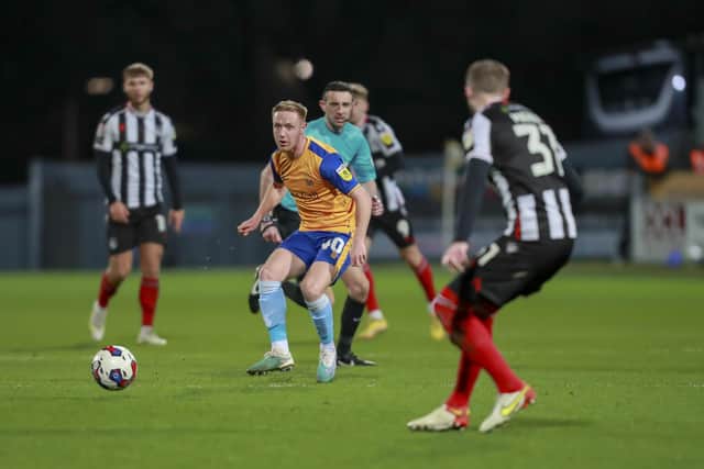 Davis Keillor-Dunn in action for Stags against Grimsby
Photo credit : Chris & Jeanette Holloway / The Bigger Picture.media