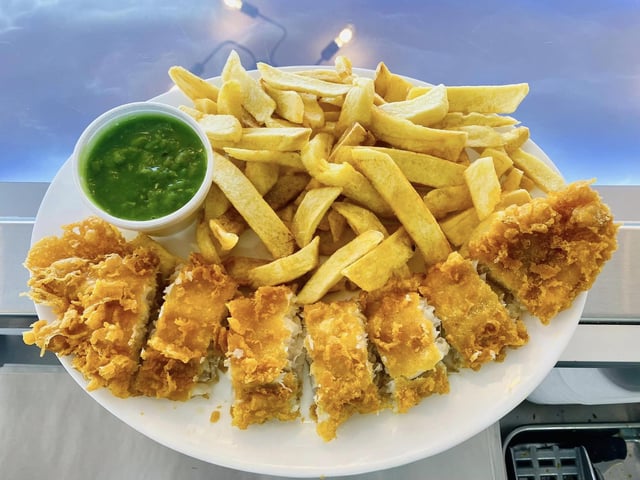 Master Chef Fish Bar was a firm favourite. The business is located at  37 Milton Street, Mansfield.