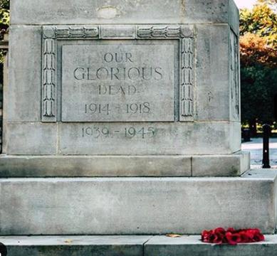 The Doncaster Cenotaph on Remembrance Day 2020 from @sambealesphotography