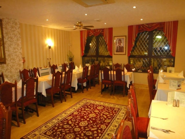 Huthwaite Tandoori serves quality traditional Indian cuisine of a wide variety whether eating in, take-away or deliveries. Rated: 4.5 (445 reviews)