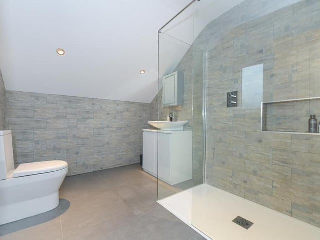Another en suite bathroom, this time with a walk-in shower cubicle.
