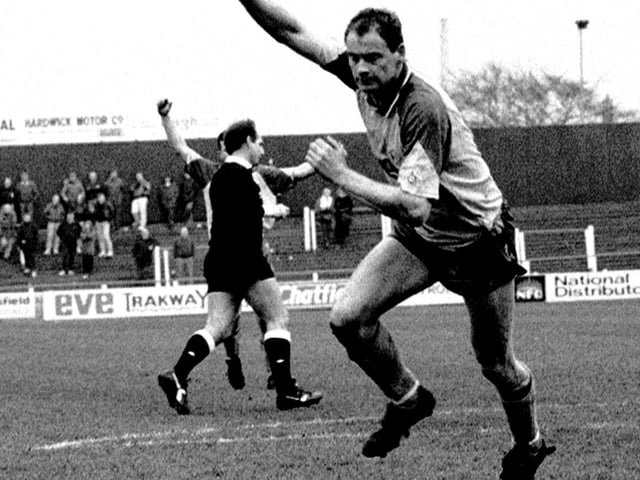 If ever the words legend or hero were appropriate then it is when desciribing Phil Stant. Phil served our nation in the Falklands War and was attached to the SAS. He went on to be a professional football. scoring 32 times in 57 games for Stags between 1991 and 1993. Those goals led to a move to Cardiff City where we went on to also do the business in front of goal.