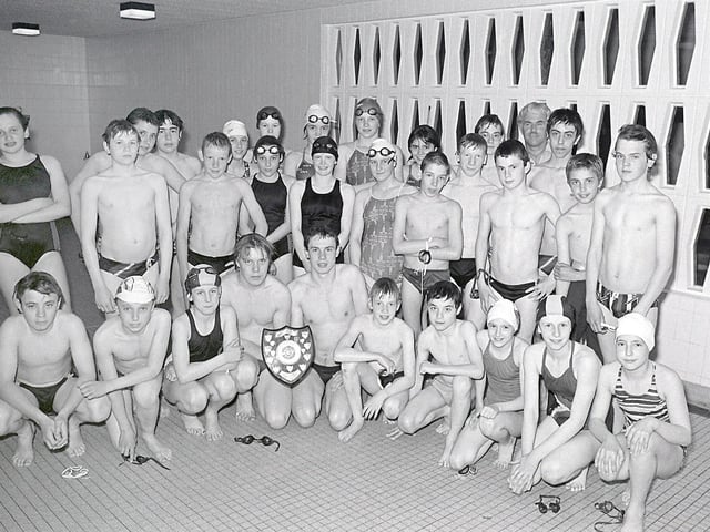 Members of Mansfield Swimming Club pose for a picture at Sherwood Baths in 1981.