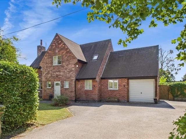 This substantial detached family home is located in the heart of Ravenshead, close to shops, schools, and all essential amenities.