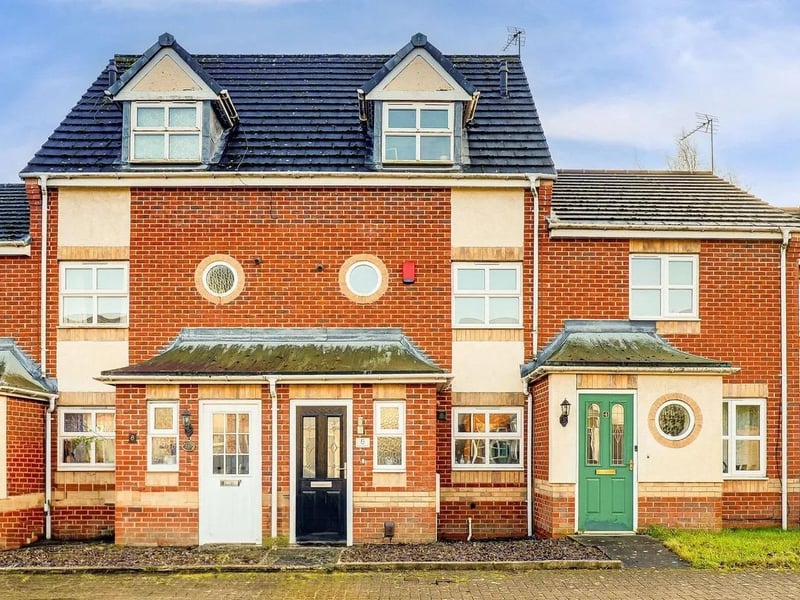 This impressive four-bedroom mid-terraced house offers spacious and modern living across three well-appointed storeys, making it an ideal choice for families or professionals seeking comfort and convenience. Situated in the popular and convenient area of Hucknall, the property is perfectly positioned close to local shops, Hucknall train station, the Hucknall tram stop, parks, and reputable schools, ensuring all essential amenities are within easy reach.