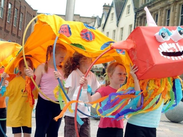 The Mansfield Woodhouse school launched the market entertainment for the 2006 Summer In The Streets.