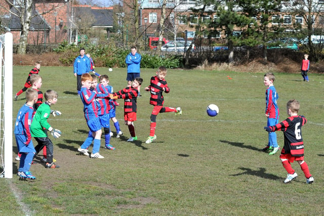 Mansfield Boys Under 8's (red and Black) v Bagthorpe in the Chad Youth Football League.