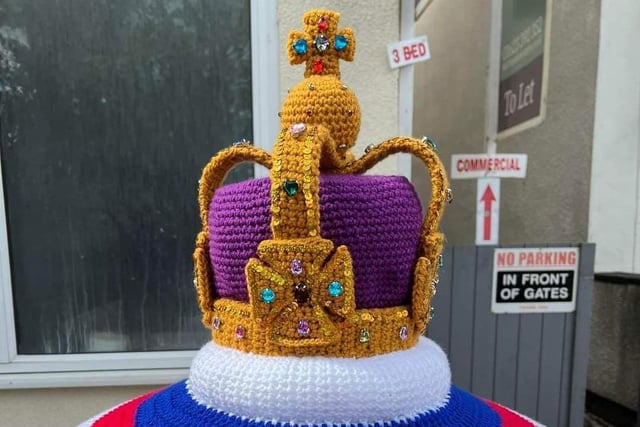 A crowning glory for this postbox in Forest Town, in a picture taken by Sarah Foreman. This topper was made by  Debbie Wiliamson.