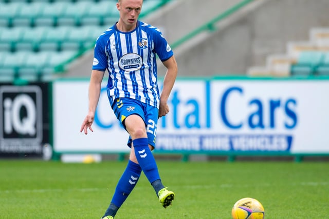Hummel x Kilmarnock is definitely a good match. Killie's tradition kept with a little twist. Very clean shirt with the sponsor adding to the kit. Kilmarnock fans should be happy with this!