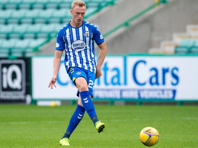 Hummel x Kilmarnock is definitely a good match. Killie's tradition kept with a little twist. Very clean shirt with the sponsor adding to the kit. Kilmarnock fans should be happy with this!