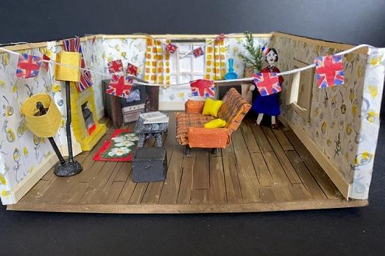 Mansfield Museum has been awarded almost £10,000 by the Arts Council to help celebrate the Queen's Platinum Jubilee. And it has created a replica 1950s' pop-up living room, complete with a video of the Queen's Coronation in 1952 and also old copies of the Chad, to tour the area. The tour starts at the museum this Friday and Saturday from 10 am to 3 pm