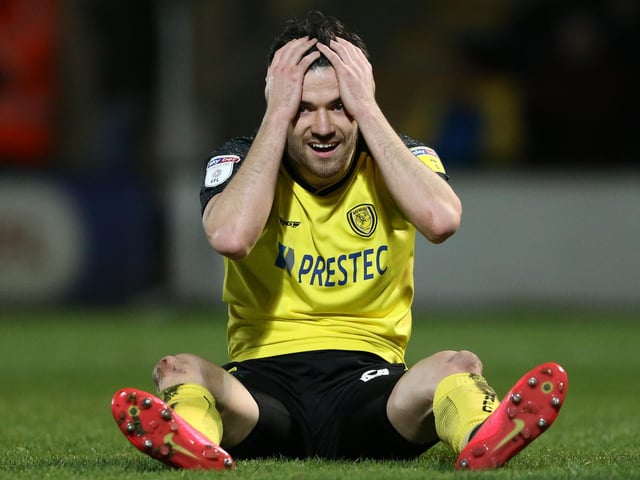 Sunderland are still in the race to sign free agent Scott Fraser after the former Burton Albion talisman rejected a move to Championship newcomers Rotherham United. (Daily Record)
