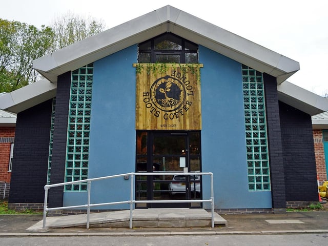 Roots Coffee Lounge on Chesterfield Road North, Pleasley, is a dog-friendly establishment with 4.9 stars based on over 100 Google reviews. One reviewer mentioned that the place has a great ambiance, friendly staff, is dog-friendly, and offers good music and delicious cakes. The venue's dog-friendly status was a big hit with customers.