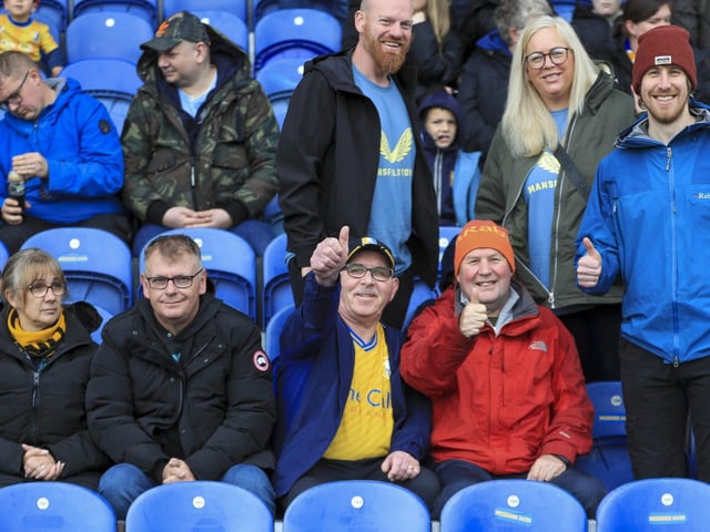 A sloppy Mansfield Town were well beaten by Reading on Easter Monday.