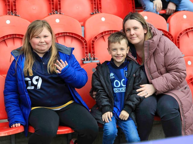 Mansfield Town kept up their good run of form with victory at Doncaster.