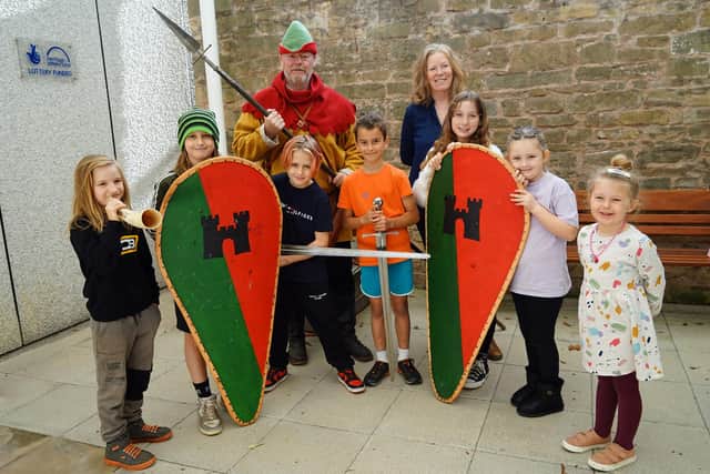 The Heritage Project Mansfield Woodhouse library. The Wolf Hunt Man event/workshop.