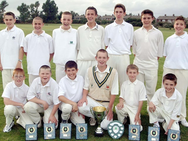 Clipstone Under 13s cricket team from 2001