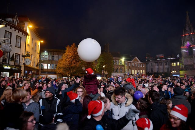 Mansfield Christmas lights switch on 2019