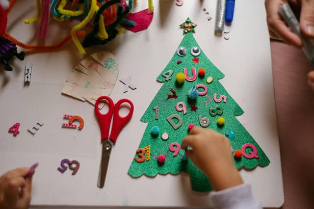 Keep the kids happy in the run upto Christmas by letting them get crafty.