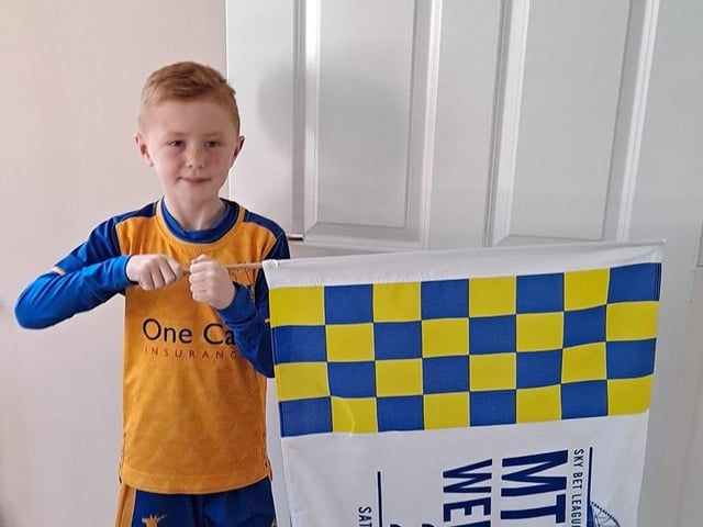 Mansfield Town fans make their way to Wembley.