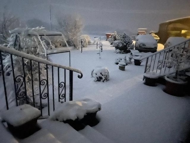 Snow-filled plant pots were also a thing captured by a local in Gartmore this morning (Photo: Sue Wilson).