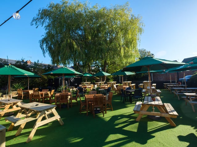 Outside, new lighting and garden furniture boosts kerb appeal and elevates the pub’s alfresco dining and drinking areas.