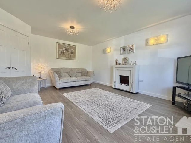 The living room is the perfect place to enjoy cosy family evenings.