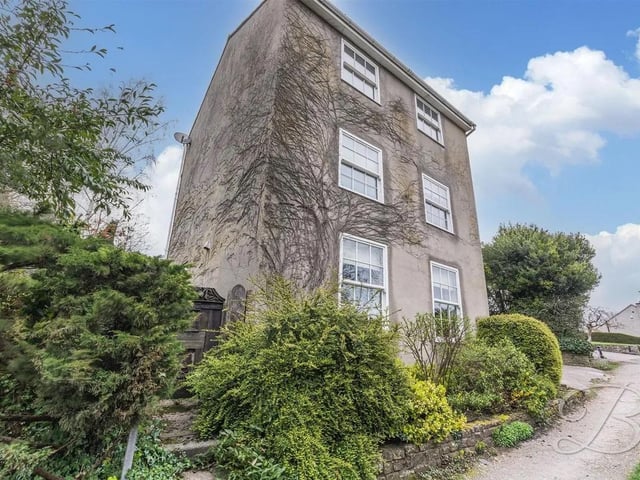 A unique opportunity. Positioned on Mansfield Road in the charming area of Skegby, Sutton-In-Ashfield, this unique detached house offers a distinctive living experience. The property features a split-level design, with the living room situated on the first floor, providing a delightful view and direct access to the garden through steps that lead down to the outdoor space.