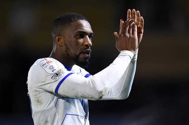 Former Nottingham Forest and Wigan Athletic defender Tendayi Darikwa has joined Lincoln City on a one-year deal.