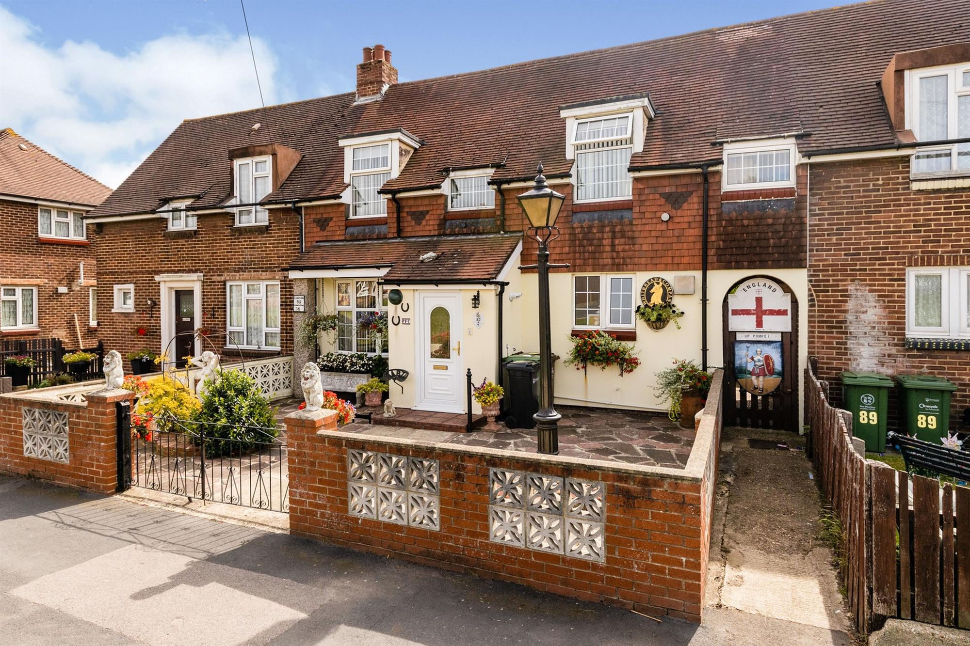 This Cosham home has three double bedrooms, ample living space with kitchen/diner, conservatory and low maintenance garden.