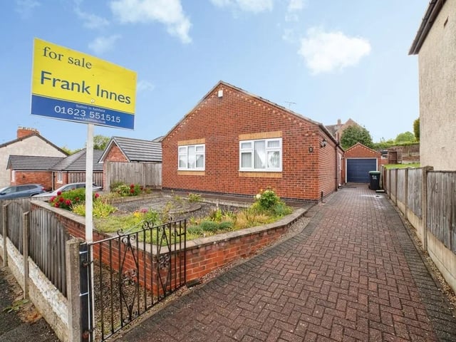 This bungalow has been built by the current family and offers well proportioned accommodation throughout. The property has two double bedrooms and lovely gardens to the front and rear.