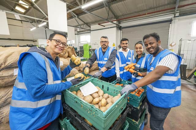 Employees from the Amazon fulfilment centres in Kegworth and Sutton-in-Ashfield have supported FareShare Midlands with a £1,000 donation and two days of volunteering.