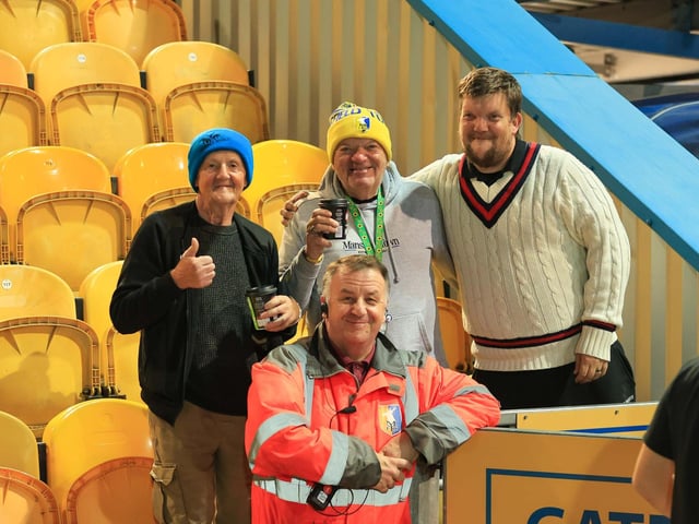 Mansfield Town were unable to bag all three points despite Oxford being reduced to nine men for the closing stages.
