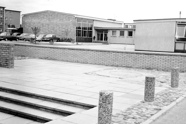 Exterior of Dundas primary school, Grangemouth in June 1966.