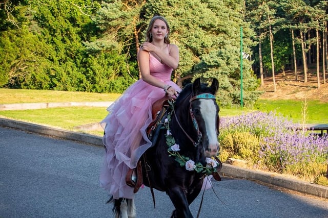 Samworth Church Academy student Leah Bickerton galloped in to her prom on the back of Bobby the horse.