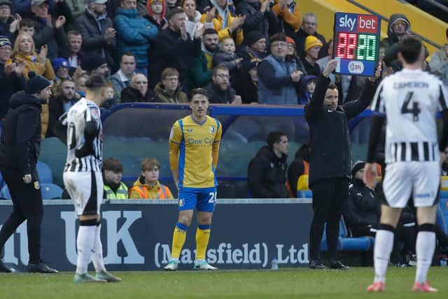 New signing Tom Nichols about to make his Mansfield Town debut late on in Saturday's local derby victory over Notts County. Photo by Chris & Jeanette Holloway/The Bigger Picture.media